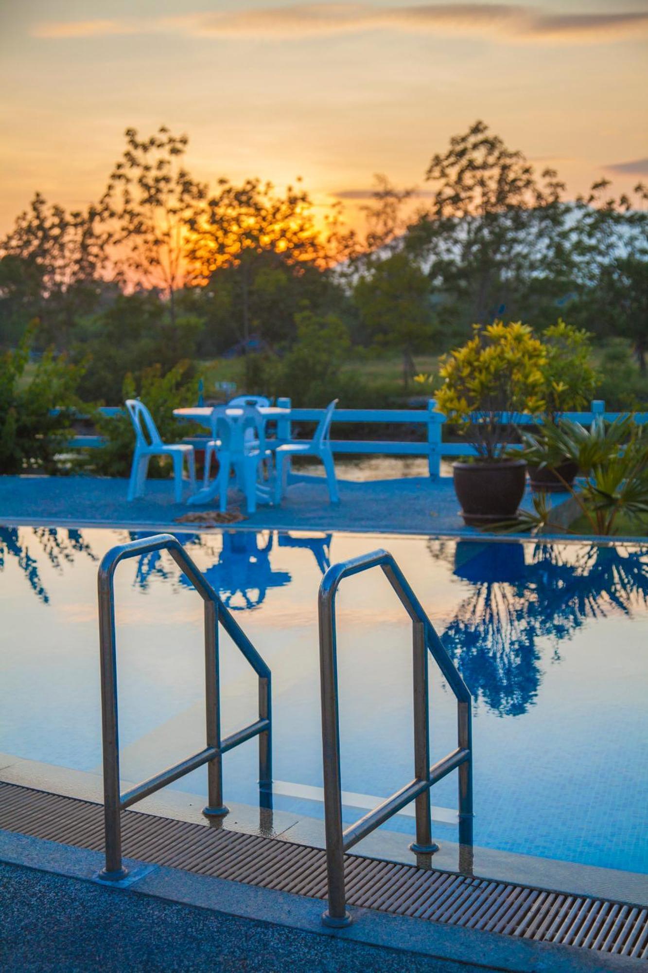 Absolute Beachfront Villa Ban Huai Yang Exterior foto