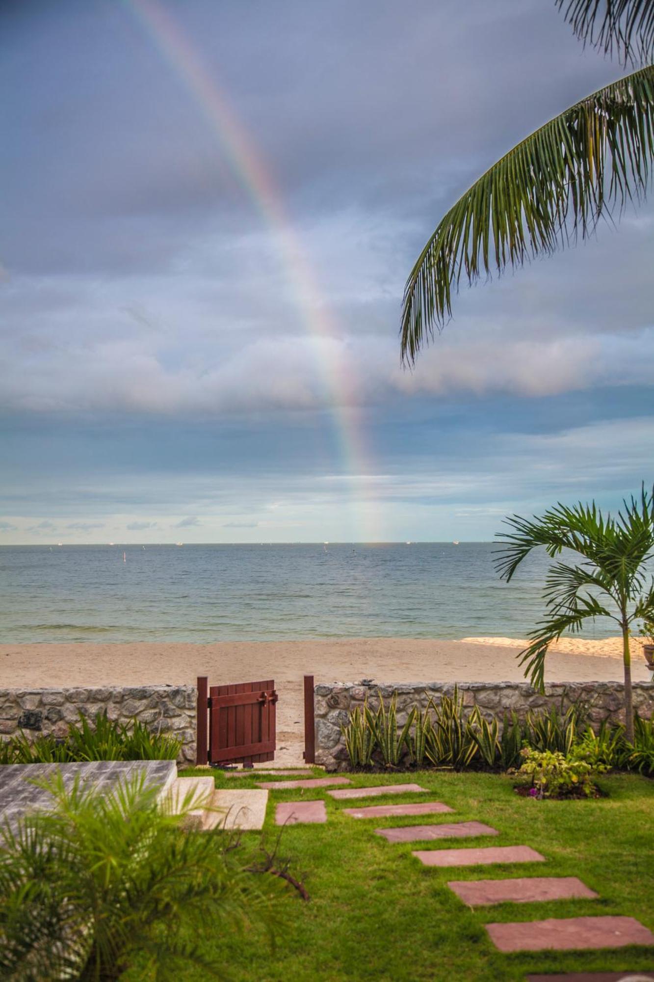 Absolute Beachfront Villa Ban Huai Yang Exterior foto